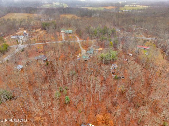 150 Critter Crossing Rd, Crossville, TN 38572