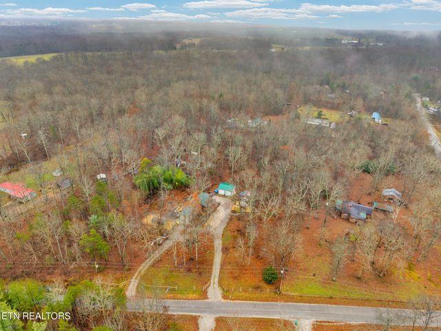 150 Critter Crossing Rd, Crossville, TN 38572