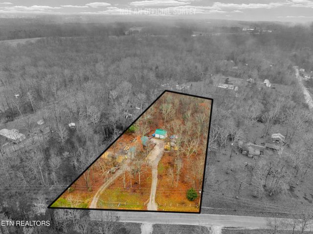 150 Critter Crossing Rd, Crossville, TN 38572