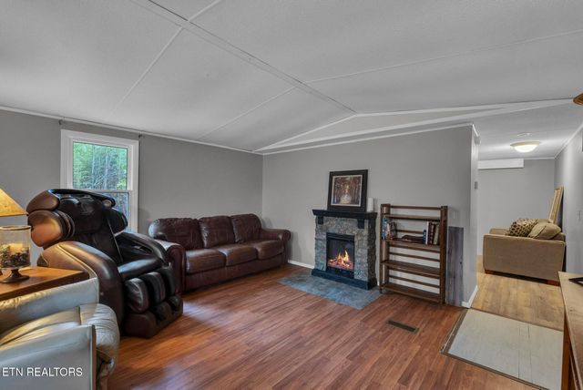 150 Critter Crossing Rd, Crossville, TN 38572