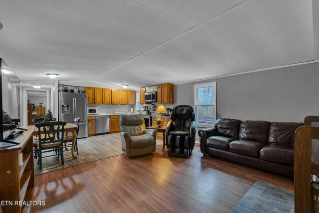 150 Critter Crossing Rd, Crossville, TN 38572