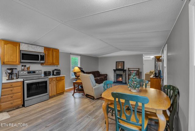 150 Critter Crossing Rd, Crossville, TN 38572