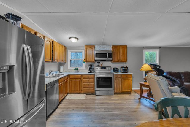 150 Critter Crossing Rd, Crossville, TN 38572