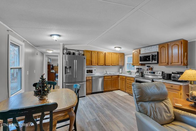 150 Critter Crossing Rd, Crossville, TN 38572