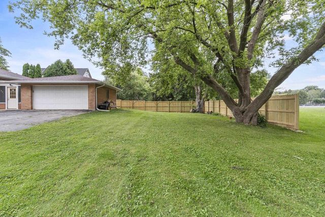 1412 W 9TH AVENUE, Oshkosh, WI 54902