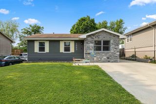 1863 Glenwood Circle, Des Moines, IA 50320