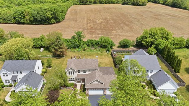 360 Winding Canyon Way, Algonquin, IL 60102