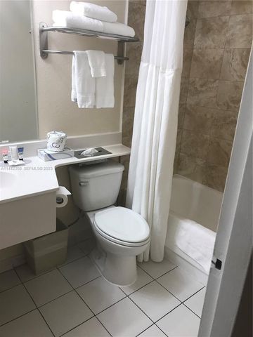 19201 Collins Avenue 637, Sunny Isles Beach, FL 33160