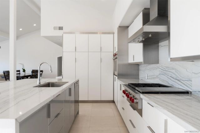 7274 Via Capri, La Jolla, CA 92037