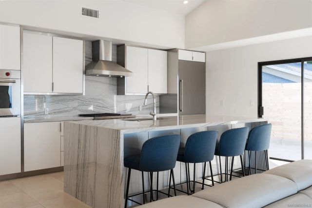 7274 Via Capri, La Jolla, CA 92037
