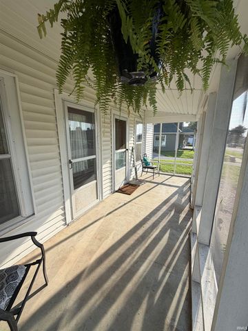 255 E Mechanic Street, Bloomfield, IN 47424