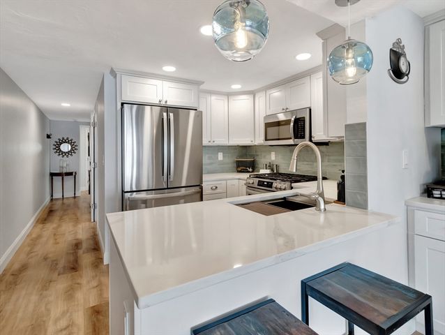 180 Cadish Avenue 4, Hull, MA 02045