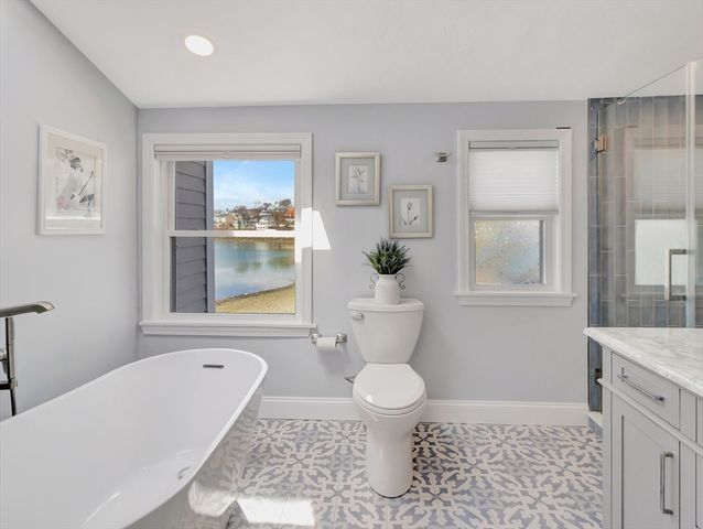 180 Cadish Avenue 4, Hull, MA 02045