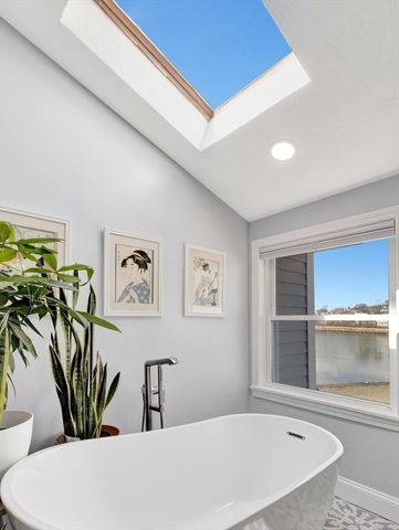 180 Cadish Avenue 4, Hull, MA 02045