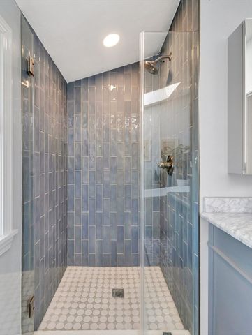 180 Cadish Avenue 4, Hull, MA 02045