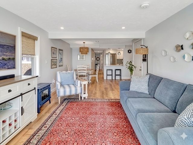 180 Cadish Avenue 4, Hull, MA 02045