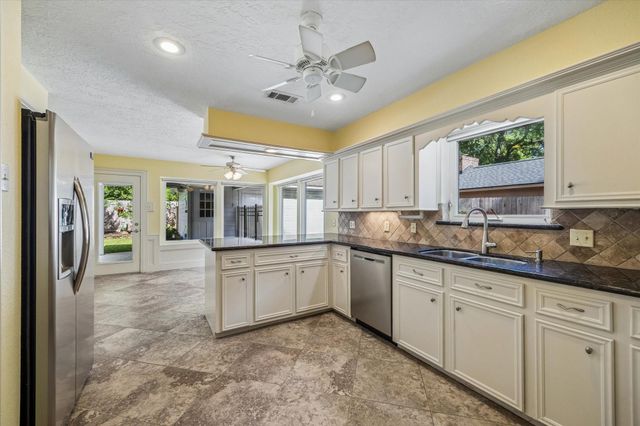 3407 Park Royal Drive, Kingwood, TX 77339