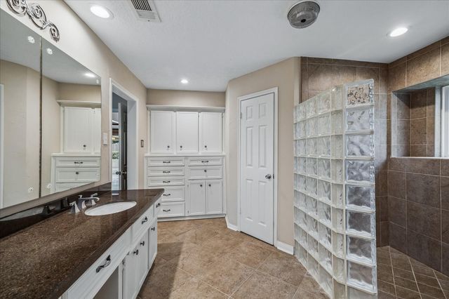 3407 Park Royal Drive, Kingwood, TX 77339