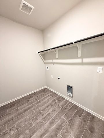 13627 Lago Vista Drive, Iowa Colony, TX 77583