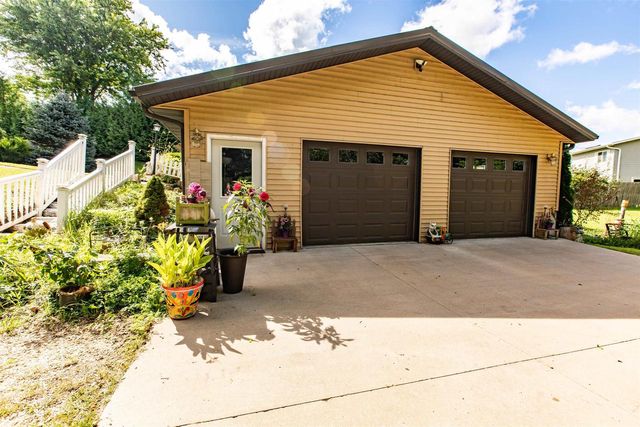 100 Jentz Drive, Potosi, WI 53820