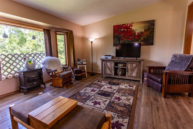 100 Jentz Drive, Potosi, WI 53820