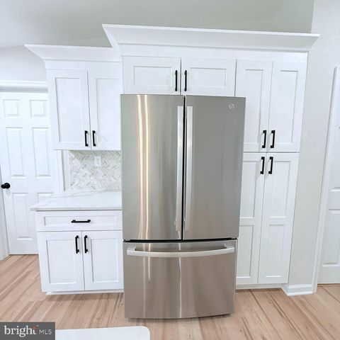 1352 WHITE OAK CIR, Egg Harbor City, NJ 08215