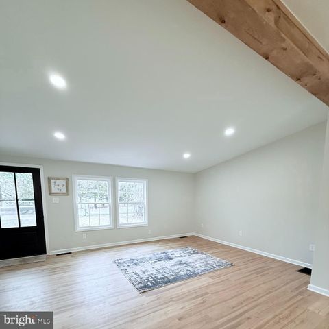 1352 WHITE OAK CIR, Egg Harbor City, NJ 08215