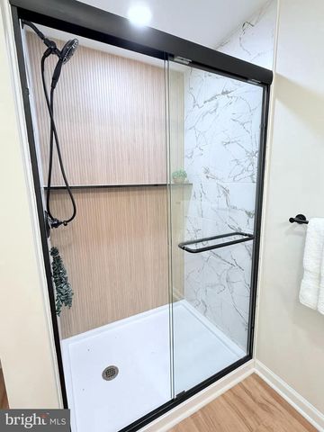 1352 WHITE OAK CIR, Egg Harbor City, NJ 08215