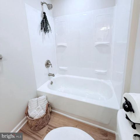 1352 WHITE OAK CIR, Egg Harbor City, NJ 08215