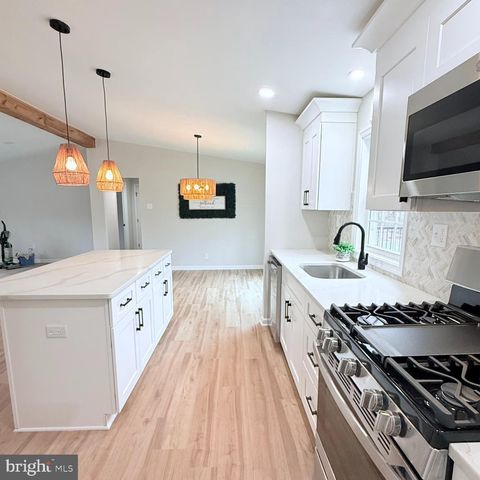 1352 WHITE OAK CIR, Egg Harbor City, NJ 08215