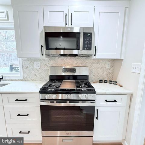 1352 WHITE OAK CIR, Egg Harbor City, NJ 08215