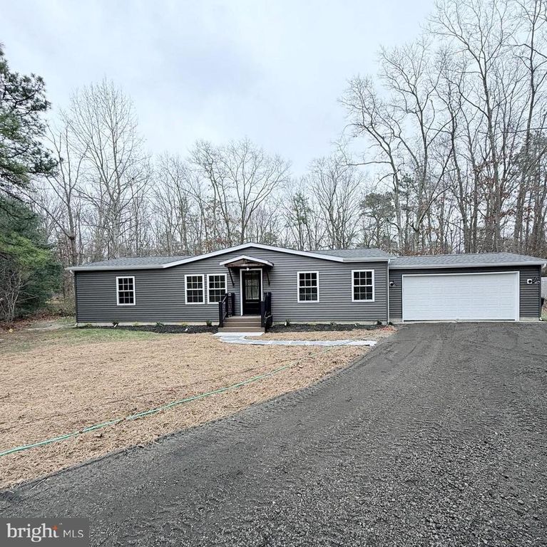 1352 WHITE OAK CIR, Egg Harbor City, NJ 08215