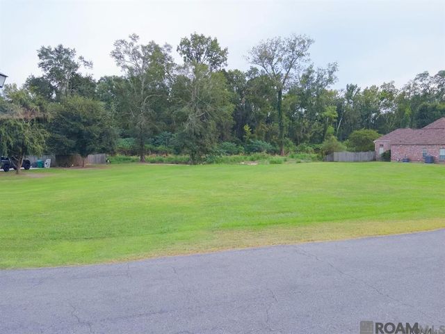4325 Roseland Dr, Port Allen, LA 70767