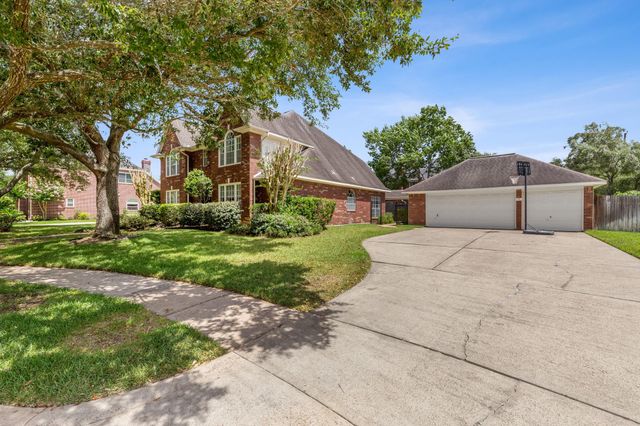 3902 Misty Morn Lane, Sugar Land, TX 77479