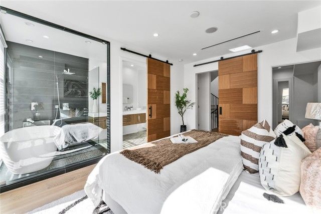 11341 Pearl St, Los Angeles, CA 90064