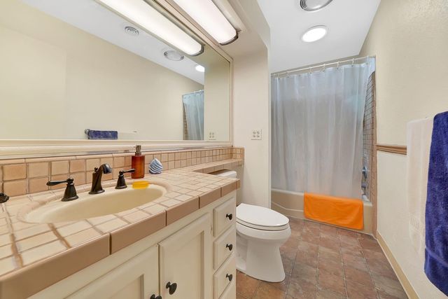 800 Cheney Ct, Lodi, CA 95242