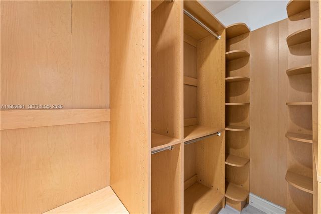 19860 NE 24th Ct, Miami, FL 33180