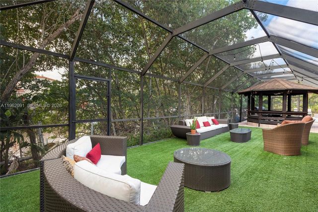 19860 NE 24th Ct, Miami, FL 33180