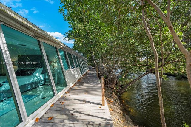 19860 NE 24th Ct, Miami, FL 33180