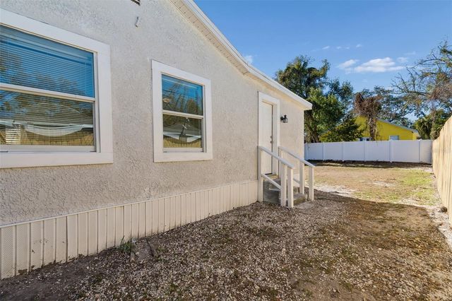 9412 N BROOKS STREET, Tampa, FL 33612