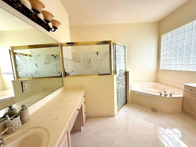 12539 NW 58th Mnr, Coral Springs, FL 33076