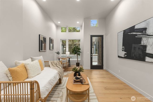 1104 B 34th Avenue, Seattle, WA 98122