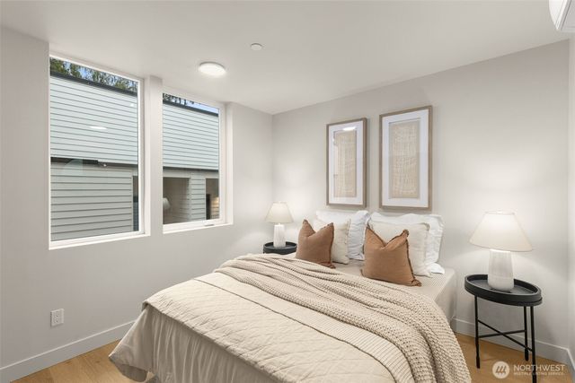 1104 B 34th Avenue, Seattle, WA 98122