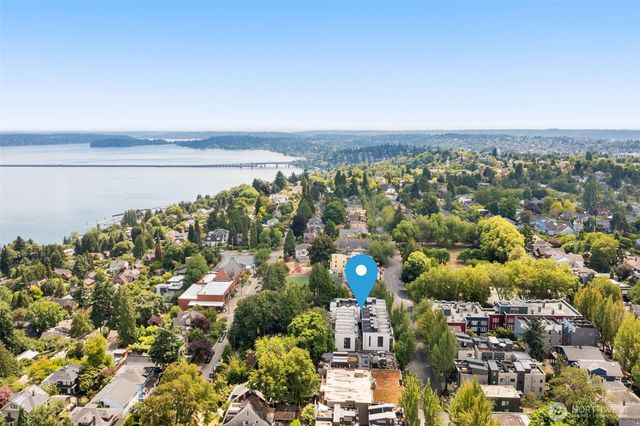 1104 B 34th Avenue, Seattle, WA 98122