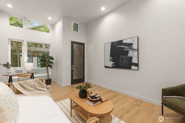 1104 B 34th Avenue, Seattle, WA 98122