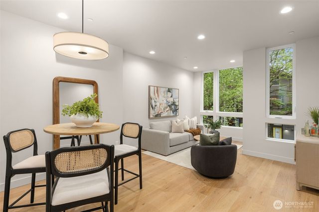 1104 B 34th Avenue, Seattle, WA 98122