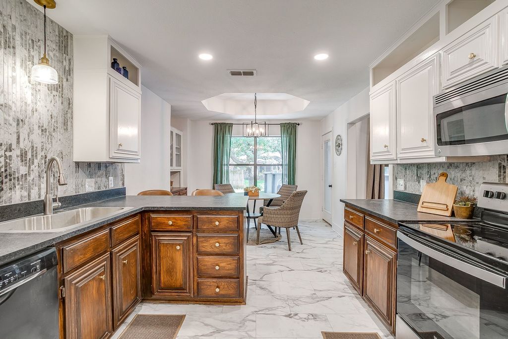 6824 Ridgewood Drive, North Richland Hills, TX 76182 — photo 5