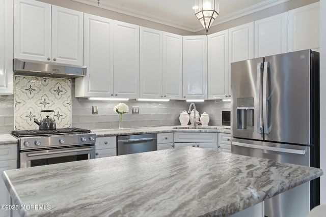 113 Persimmon Lane, Holmdel, NJ 07733
