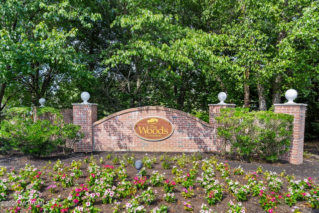 113 Persimmon Lane, Holmdel, NJ 07733