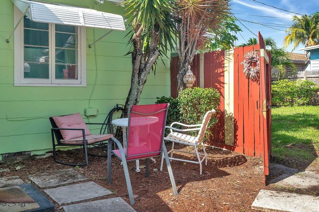 713 10th Avenue N, Lake Worth Beach, FL 33460